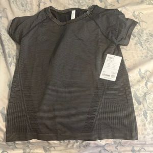 Momentum seamless tee